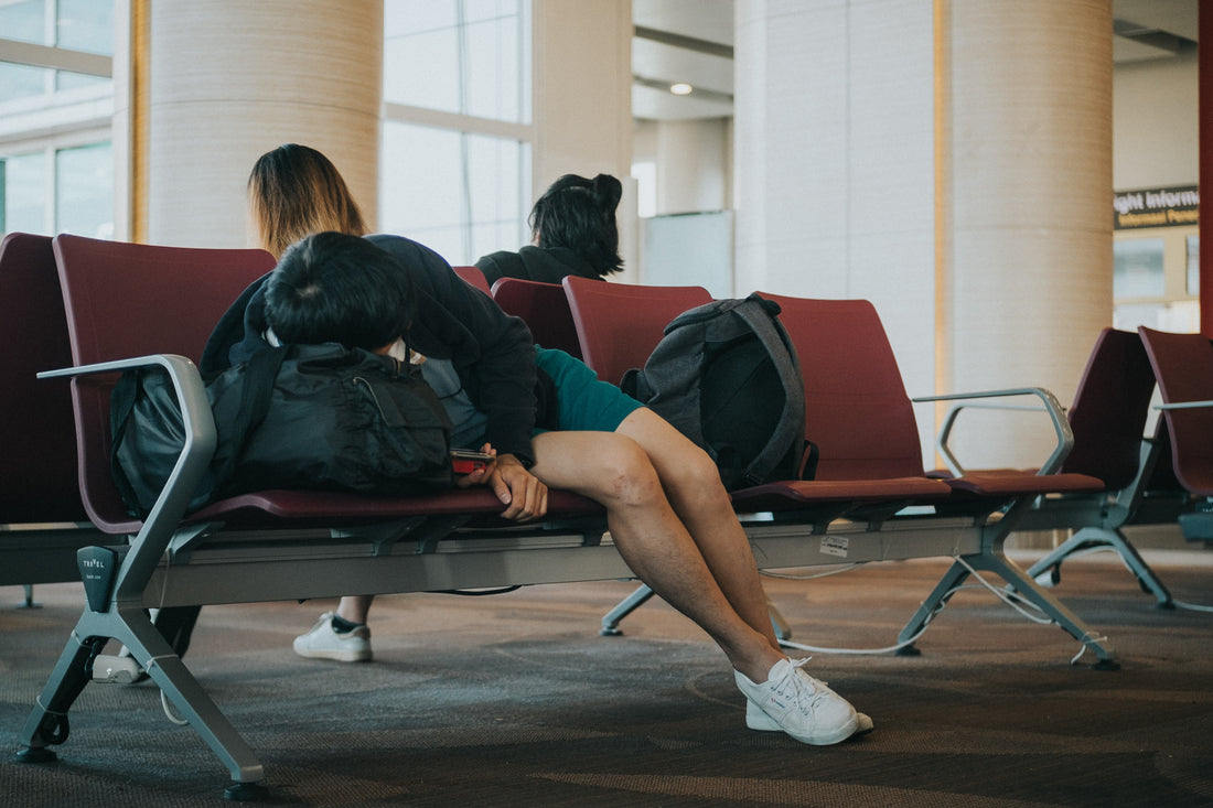 The Link Between Melatonin and Jet Lag: Tips for Travelers